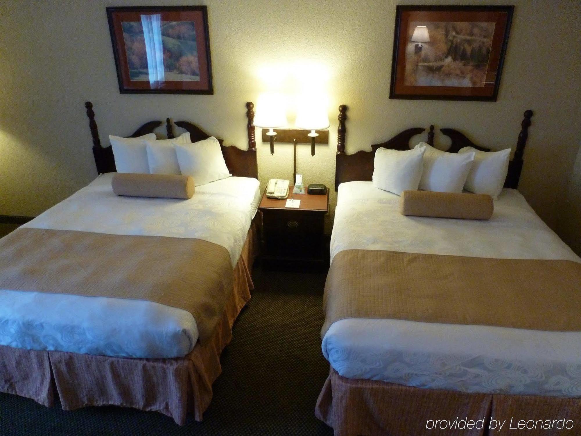 Holiday Inn Express & Suites Evansville North By Ihg Warrenton Номер фото